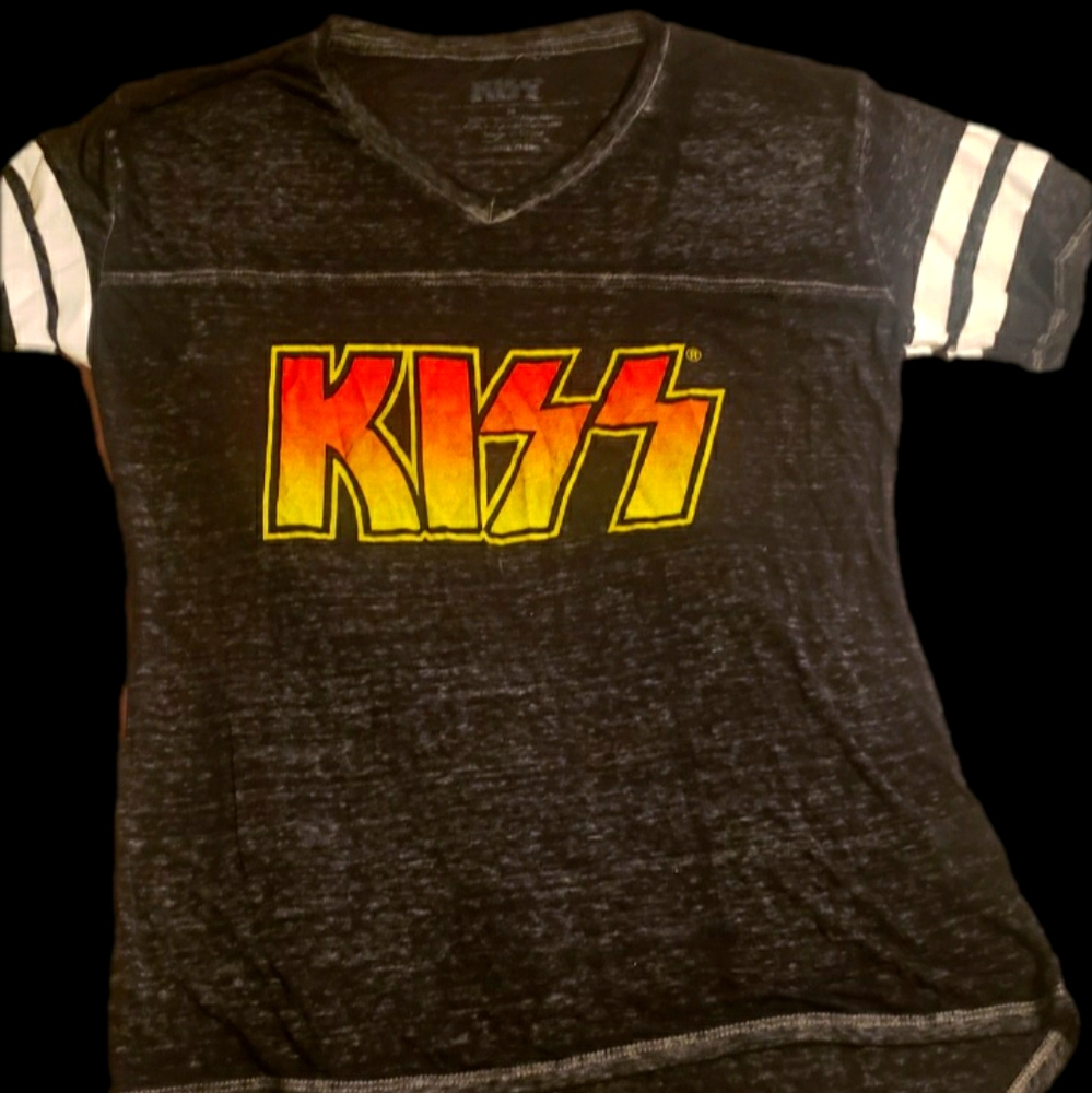 Brand new KISS logo v-neck tee M